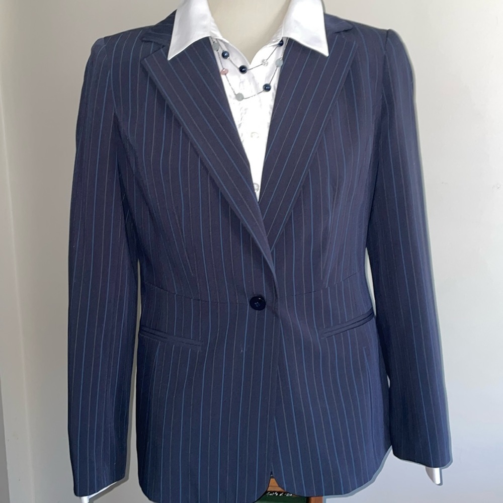 East 5th Business Suit.  Blazer and slacks.  Size 6. Multi‎ color pin strips.